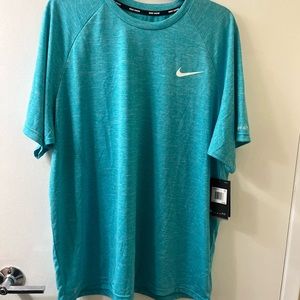 Nike Short Sleeve XXL Dri Fit Active Wear